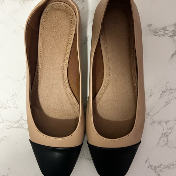 Wide fit locket square toe ballet flats in beige and black - Picture 5 of 6